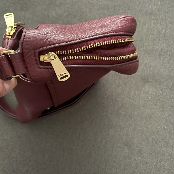 Fossil: Authentic leather wine expandable handbag with multi-compartments - Picture 9 of 14